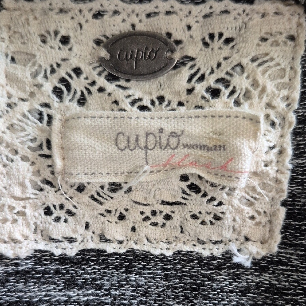 Cupio Black and Cream Lace Detail - Picture 5 of 6
